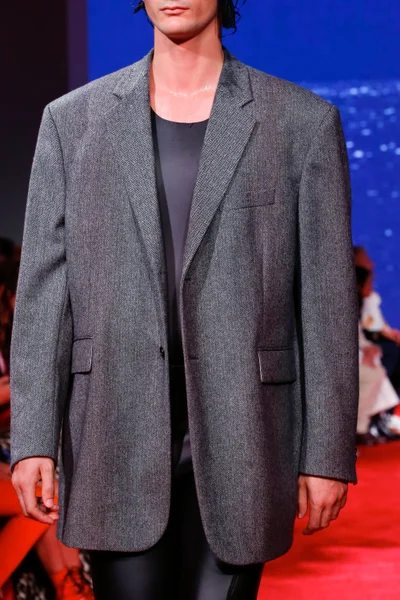 Look 63